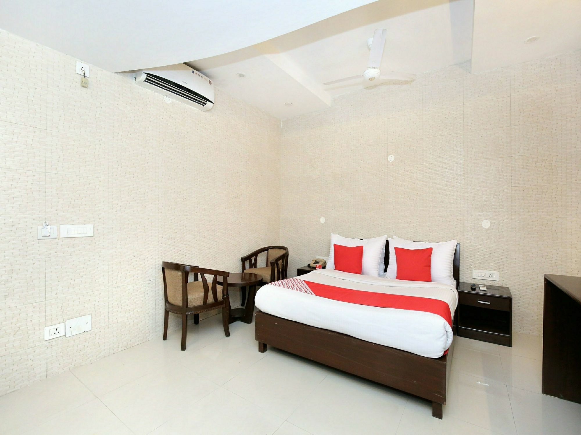 Hotel Oscar Regency 潘切库拉 外观 照片