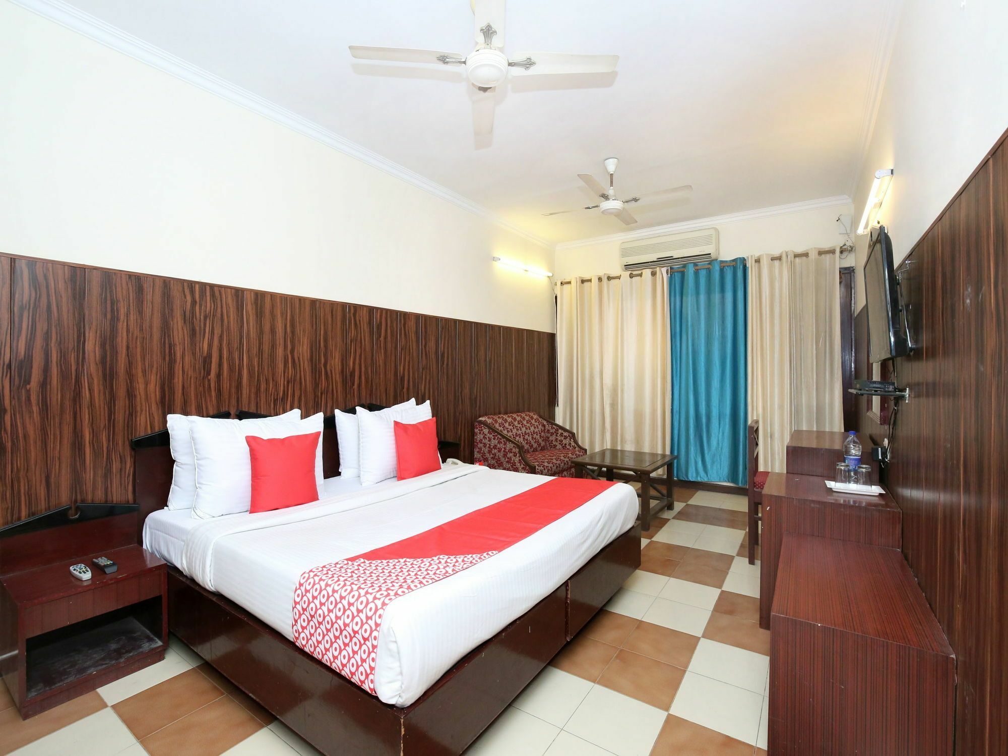 Hotel Oscar Regency 潘切库拉 外观 照片